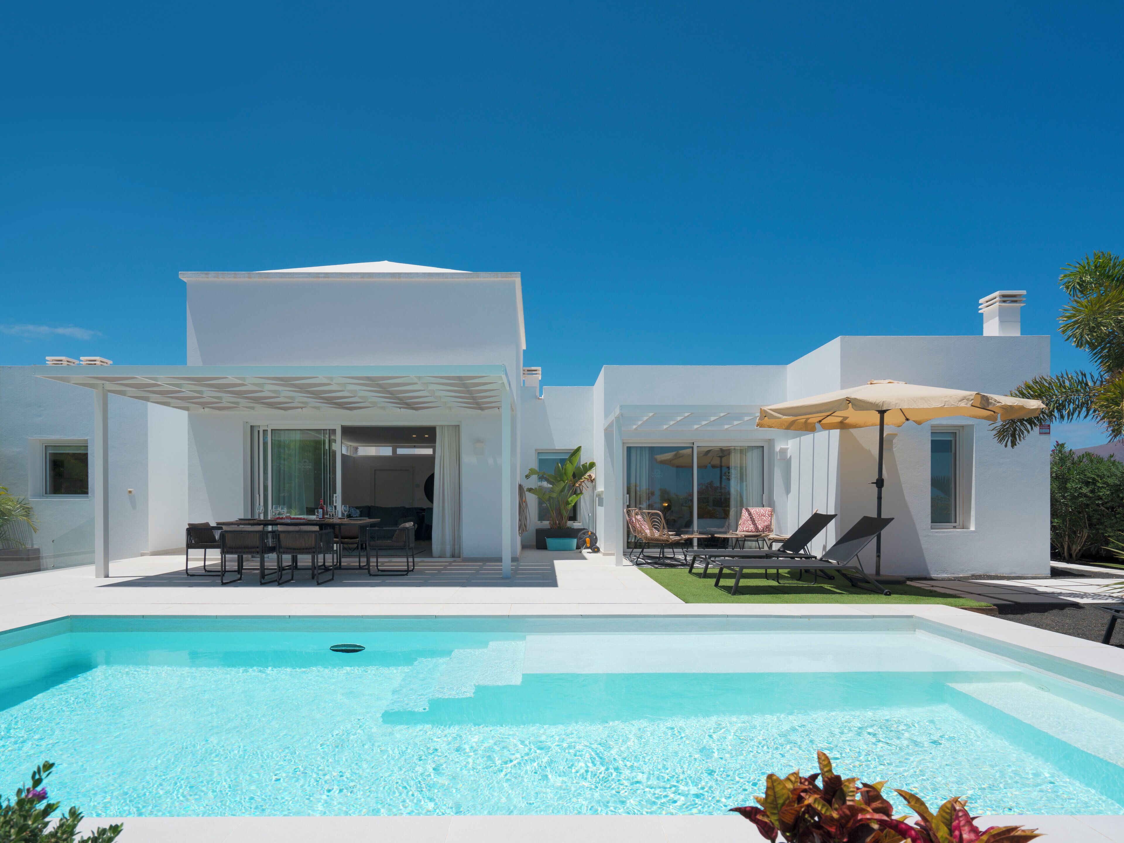 Een verwarmd zwembad