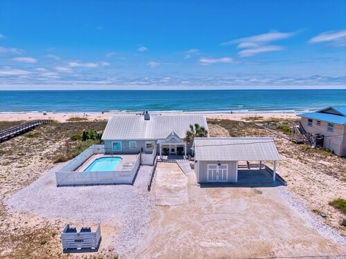 SoulShine - Beach Front, Private Swimming Pool, Pet Friendly!