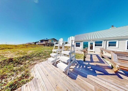 SoulShine - Beach Front, Private Swimming Pool, Pet Friendly!