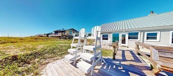 SoulShine - Beach Front, Private Swimming Pool, Pet Friendly!