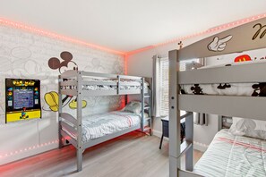 4 chambres, fer et planche à repasser, lit parapluie, Wi-Fi gratuit