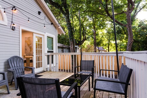 Walk to OU Stadium - 3BR/2BA with Patio & Parking