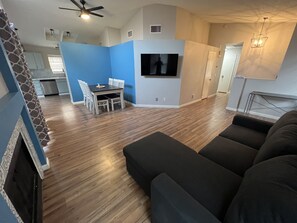 Smart TV, fireplace