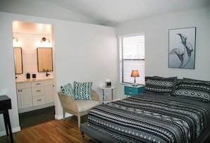2 bedrooms, desk, iron/ironing board, free WiFi