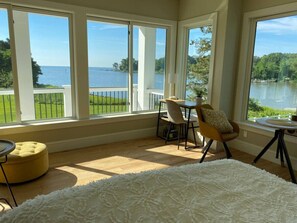 4 bedrooms, desk, iron/ironing board, travel cot