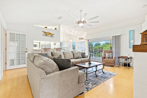 Waterfront home great for family gatherings or weekend getaways! Pet-friendly