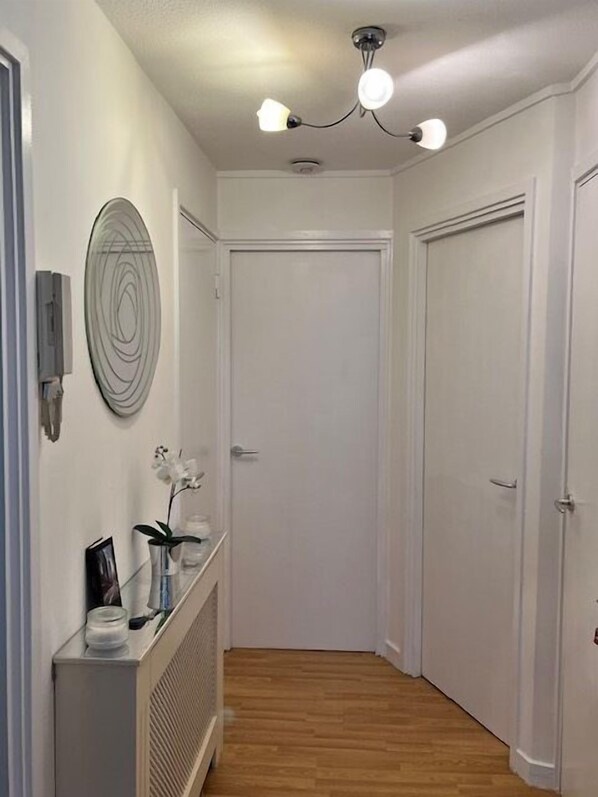 Interior - West End 1-Bed Apt, Sleeps 2 with Wi-Fi (London)