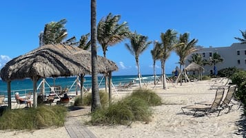 In Strandnähe, Liegestühle