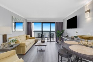 TV - Winter Rates! Impressive Oceanfront Suite, 11/F (Myrtle Beach)