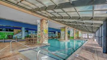 室内游泳池,恒温泳池