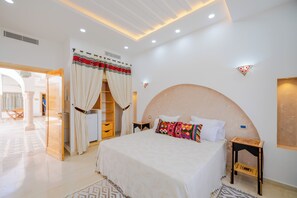 9 bedrooms, iron/ironing board, free WiFi, bed sheets