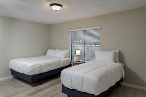 4 bedrooms, WiFi, bed sheets