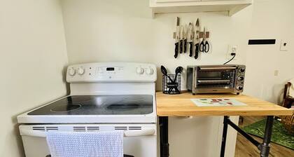 Comfortable Stay Near Downtown, Airport, Food Carts, Etc