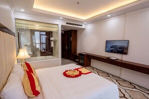 1 bedroom, premium bedding, pillow-top beds, minibar