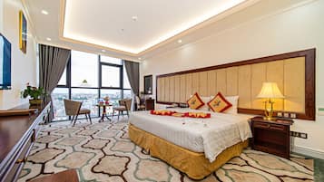 Ropa de cama de alta calidad, colchones con pillow-top y minibar