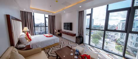 Executive Double Room | Premium bedding, pillowtop beds, minibar, in-room safe