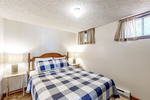 2 chambres, fer et planche à repasser, accès Internet, draps fournis