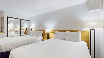 Iron/ironing board, Internet, bed sheets