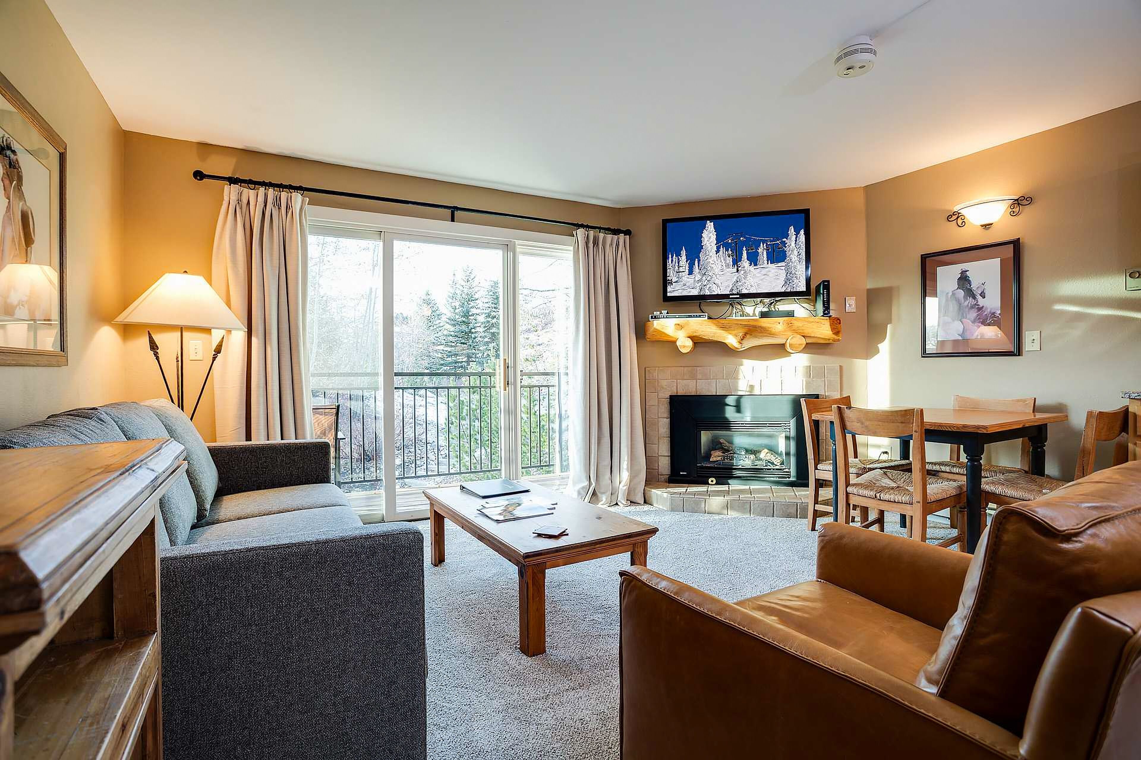 Télévision, cheminée