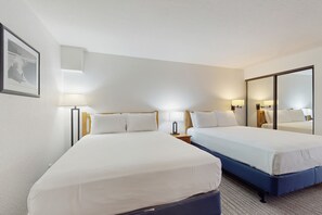 Bügeleisen/Bügelbrett, Internetzugang, Bettwäsche