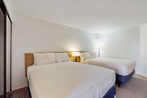 Bügeleisen/Bügelbrett, Internetzugang, Bettwäsche