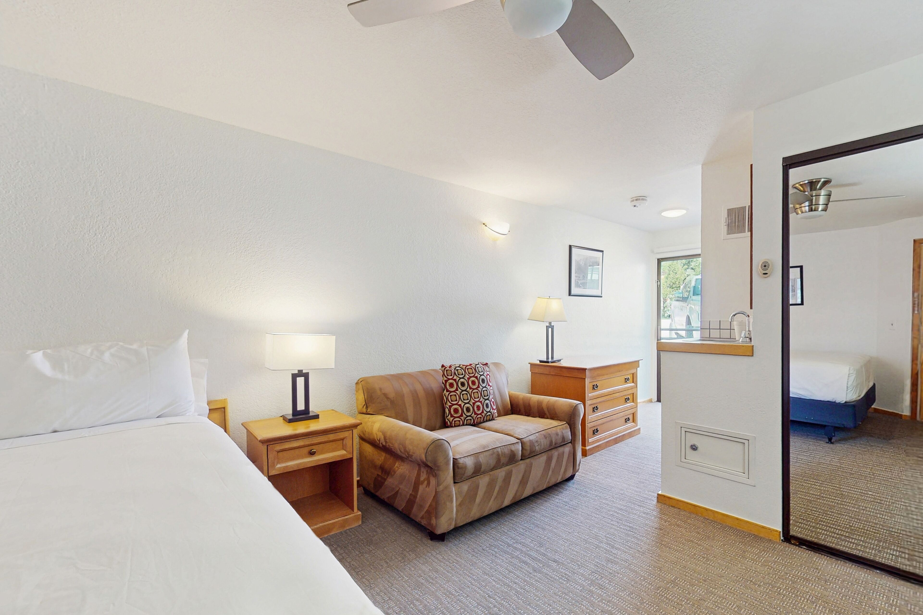 Silitysrauta/-lauta, internet, vuodevaatteet