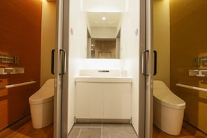 Interior entrance - Plum Hotel (Osaka)
