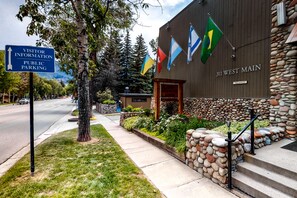 Exterior - Main Street room - pool & hot tub, walk to lifts, dog-friendly, 3rd floor (Aspen)