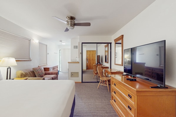 Iron/ironing board, internet, bed sheets