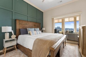 2 室のベッドルーム、デスク、アイロン / アイロン台、旅行用ベビーベッド