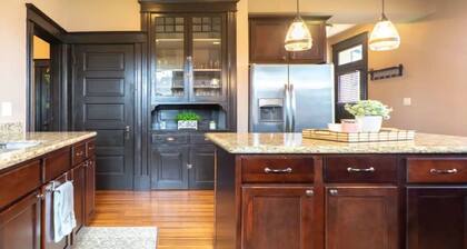 Remodeled historic family home w/ full kitchen & garage parking