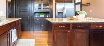 Remodeled historic family home w/ full kitchen & garage parking