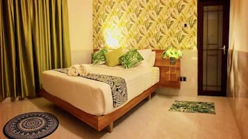 5 bedrooms, iron/ironing board, free WiFi, bed sheets