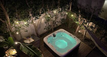 LA Dream Gem! Beautiful home with Spa and EV charger for Tesla