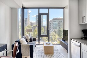 TV, stereo - Amazing First Hill 1BR w/ Gym & Coworking, by Blueground (Seattle)