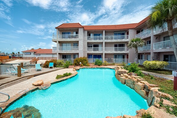 Pool - Coastal Bend condo with water views, dock, pool, sun deck, balcony, & W/D (Corpus Christi)