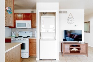 Fridge, microwave, oven, stovetop - Coastal Bend condo with water views, dock, pool, sun deck, balcony, & W/D (Corpus Christi)