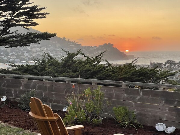 Property grounds - Stunning ocean views close to beach and SF (Pacifica)