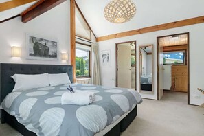 4 dormitorios, tabla de planchar con plancha, wifi y ropa de cama