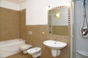 Standard House, Multiple Bedrooms, Mountainside (Podere Apostoli) | Bathroom | Shower, bidet, towels, soap