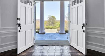 The Scenic Mansion With Breathtaking View