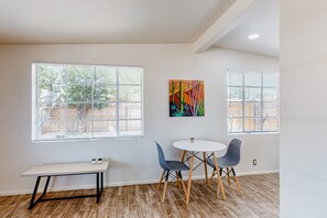 Dining - Modern Dog-Friendly SW Retreat w/ Covered Parking & Pastries Delivered To You!!! (Tucson)