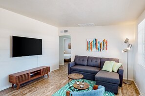 TV - Modern Dog-Friendly SW Retreat w/ Covered Parking & Pastries Delivered To You!!! (Tucson)