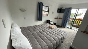 Comfort Double Room | Free WiFi, bed sheets - Fox Glacier Jade Hotel (Fox Glacier)
