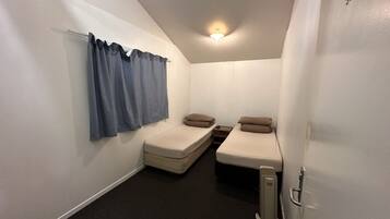 Basic Twin Room | Free WiFi, bed sheets