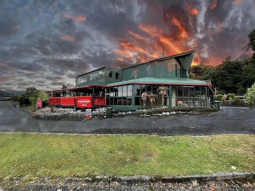 Fox Glacier Jade Hotel