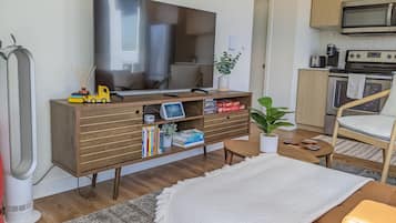 1 bedroom, in-room safe, desk, blackout drapes