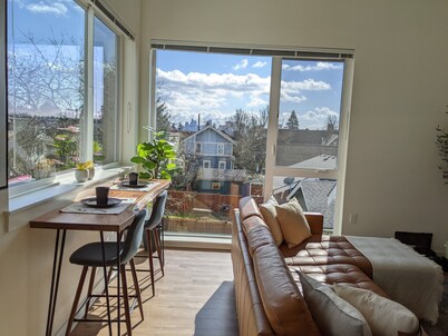 A premier luxurious smart condo in Wallingford