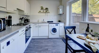 The Studley | Calm & Executive House | Parking | eco-Short Term Let by SILVA