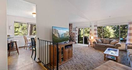 Retro Family Cabin in Twain Harte | AC & Bunk Room